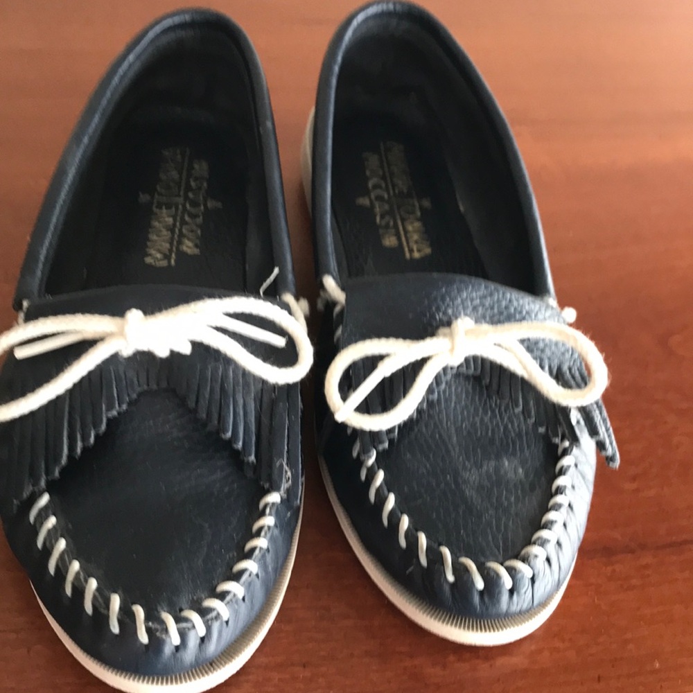 Minnetonka moccasin size 8 Navy